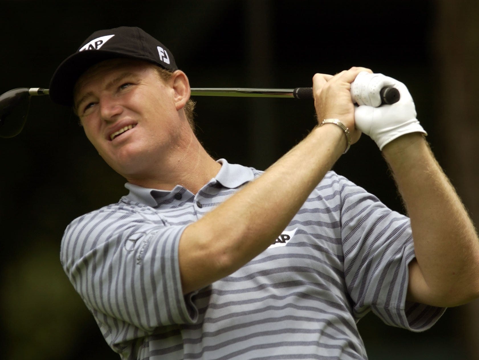 Ernie Els tees off on the fourth hole during the final round of the Buick Classic at Westchester Country Club in Harrison, June 22, 2003.