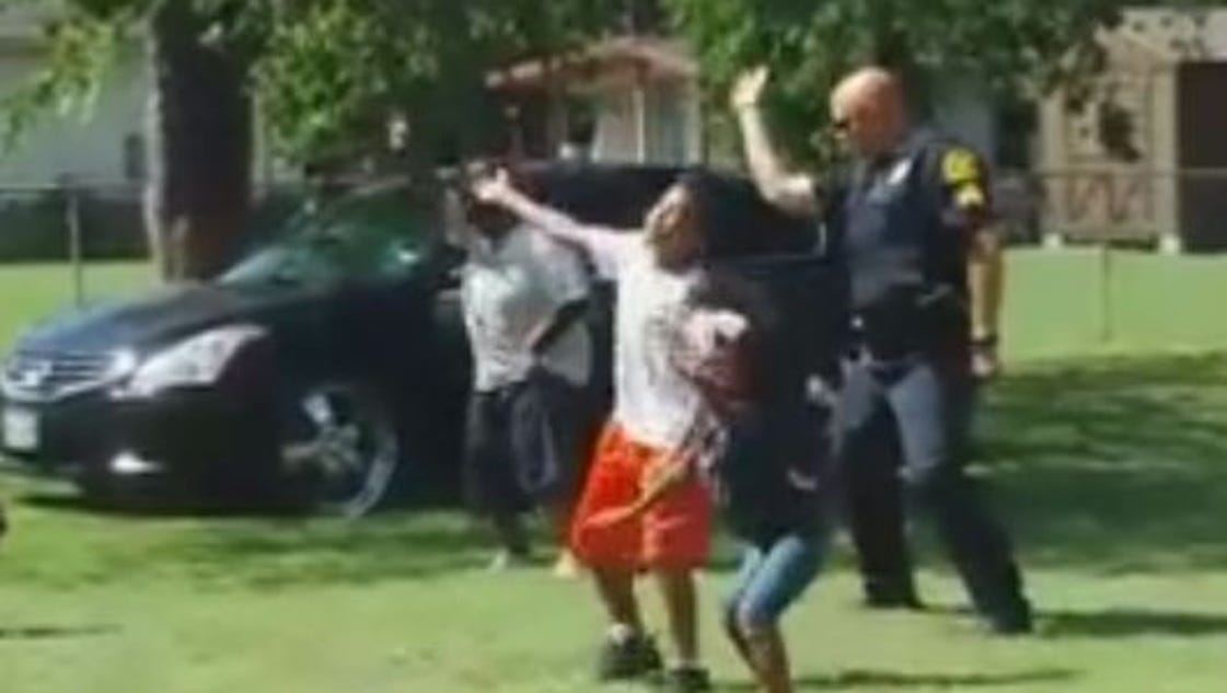 Texas officer doing 'Nae Nae' dance goes viral - USA TODAY