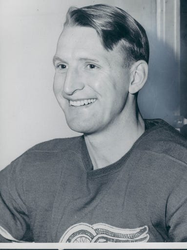 Leo Reise of the Detroit Red Wings
