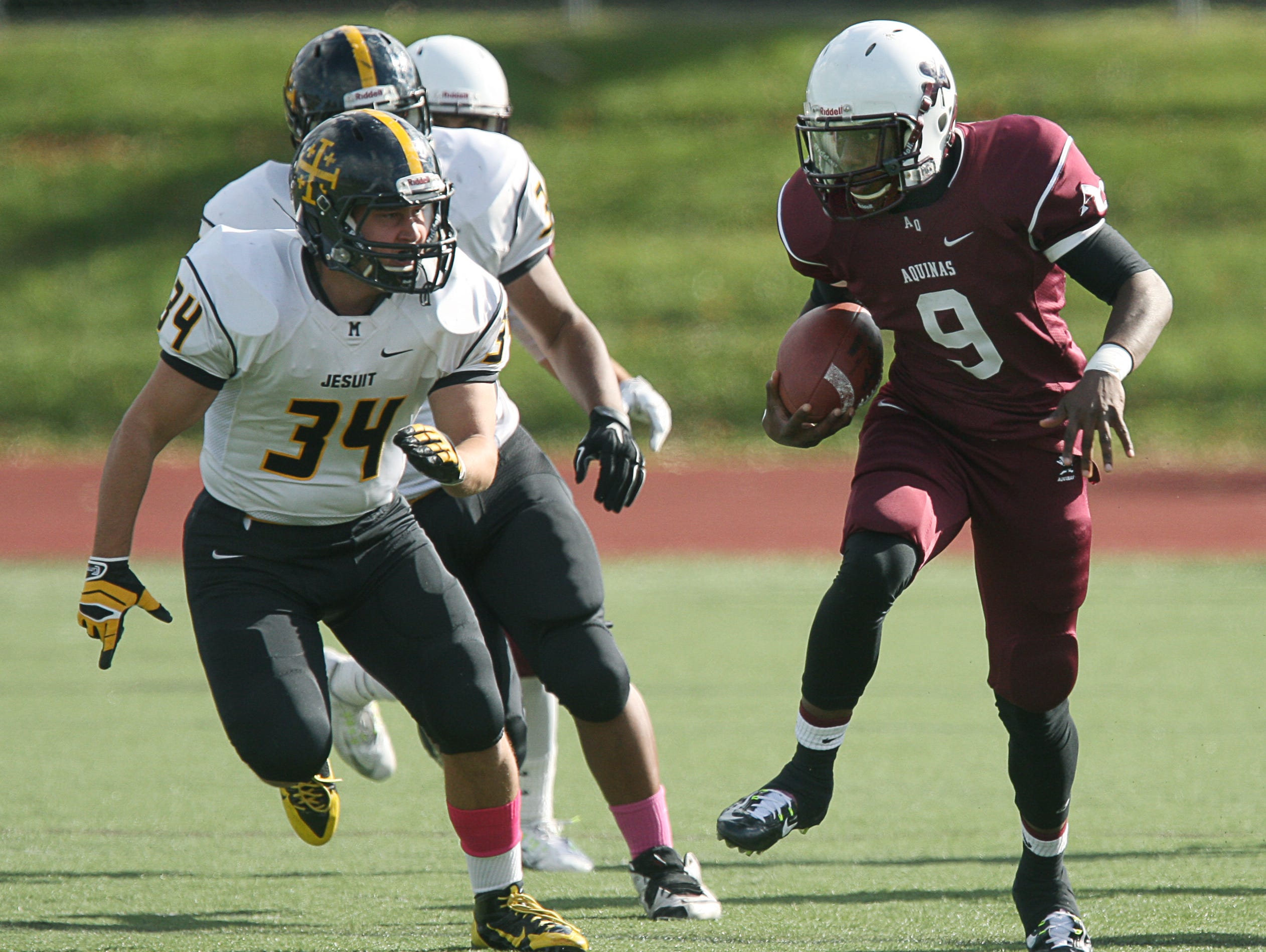 Aquinas rising senior Earnest Edwards plays at cornerback and receiver for the Little Irish.