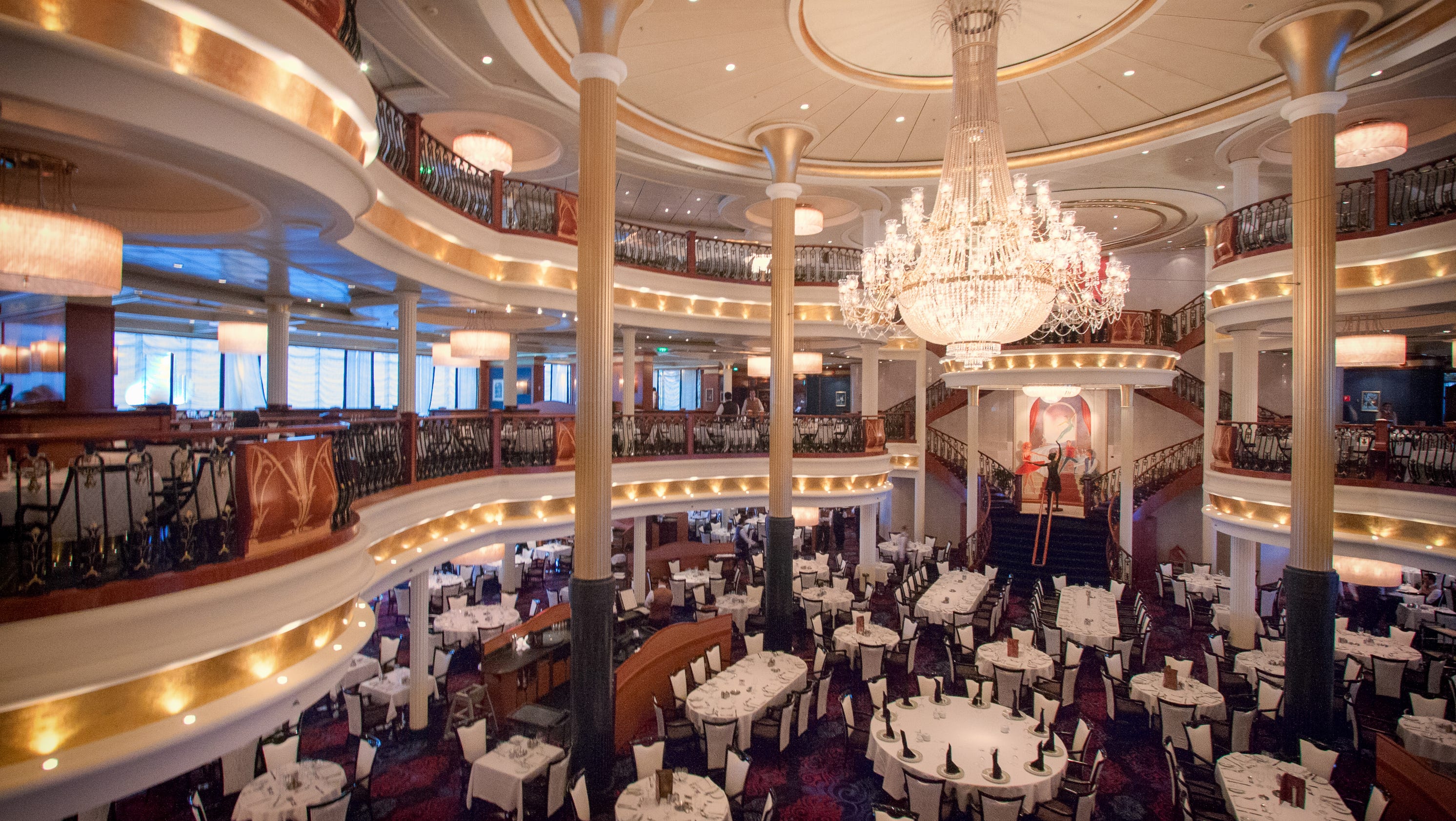 Video Dining in elegance on a Royal Caribbean ship