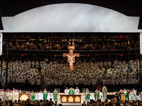 Pope addresses 20,000 at Madison Square Garden