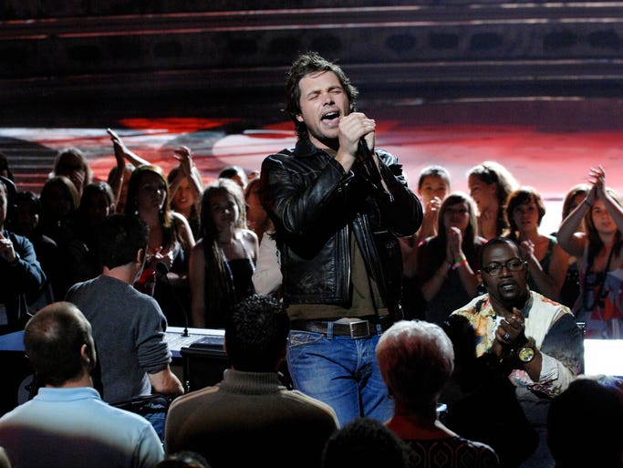 Michael Johns sings his farewell song, Aerosmith's 'Dream On,' after he is eliminated in eighth place on Season 7 of 'Idol.'