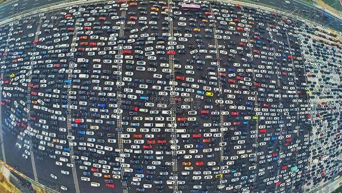 Thousands stuck in 50lane traffic jam in Beijing