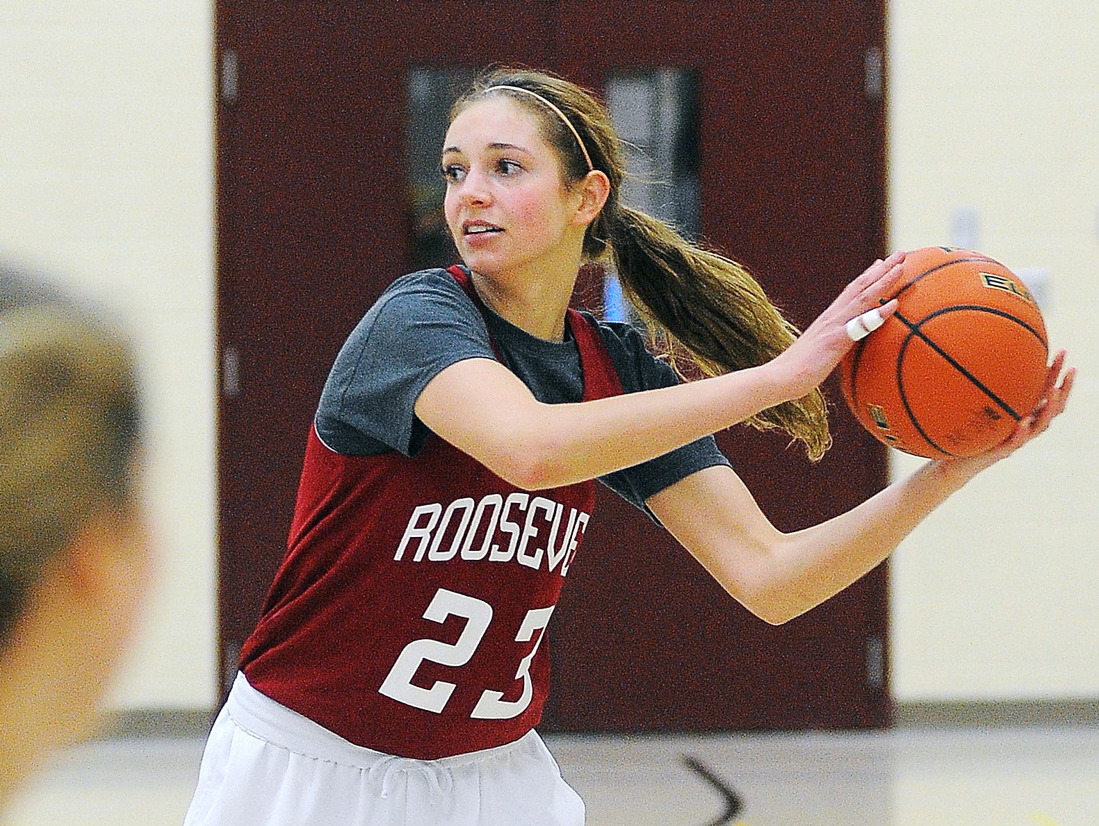 Roosevelt's Tagyn Larson participates in a drill during a practice on in 2014.