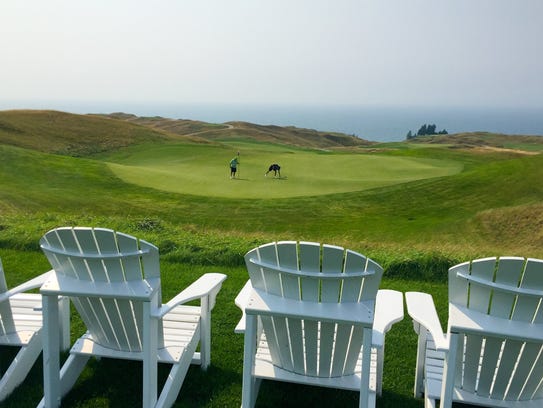 With its golf course hugging the shore of Lake Michigan,