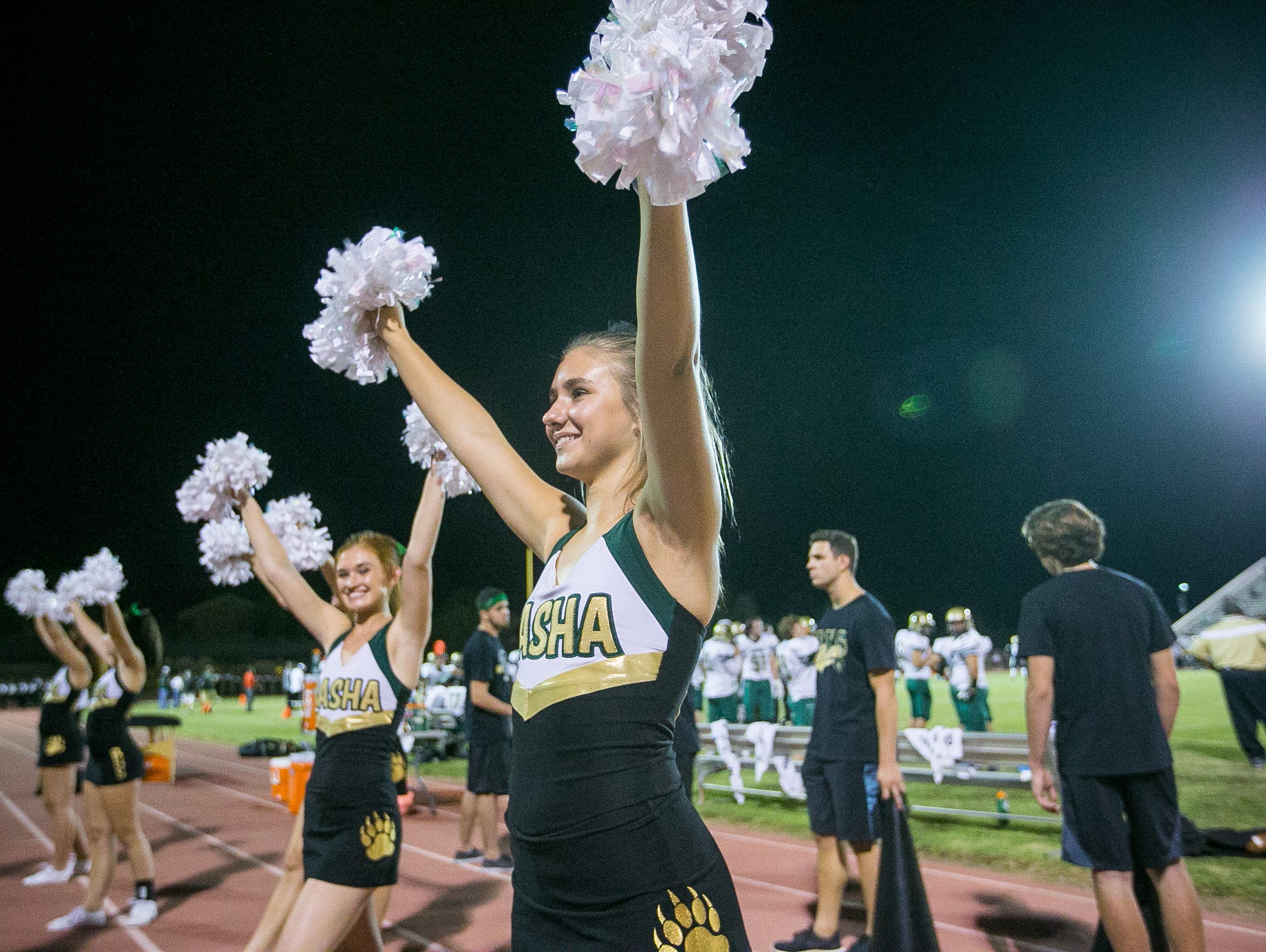 Join azcentral sports writers and Arizona high school football fans for a live chat during Friday night football.