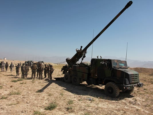 U.S., French shoot artillery in Afghanistan