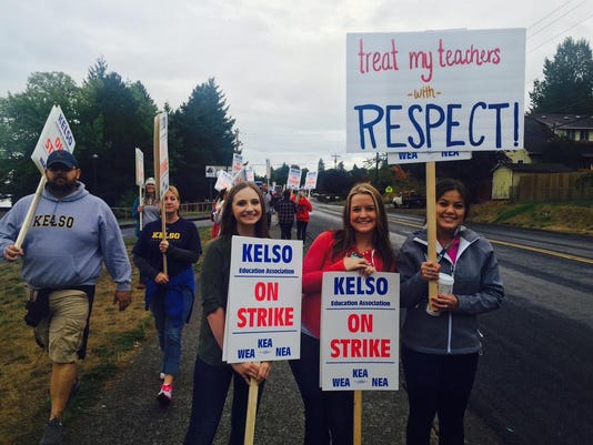 635780031250137444-Kelso-picketers