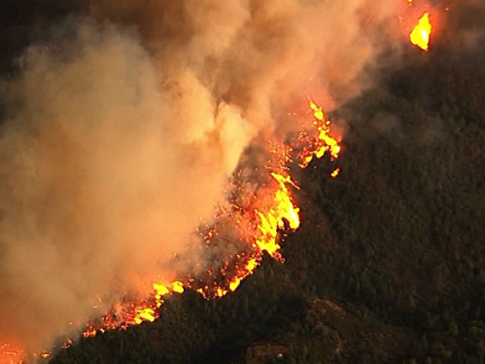 635776898968957597-Valley-fire-10