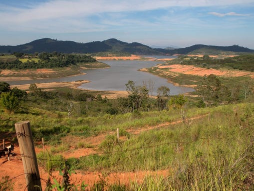 ON FOUR CONTINENTS, HISTORIC DROUGHTS WREAK HAVOC 635733387435939567-EPA-BRAZIL-DROUGHT