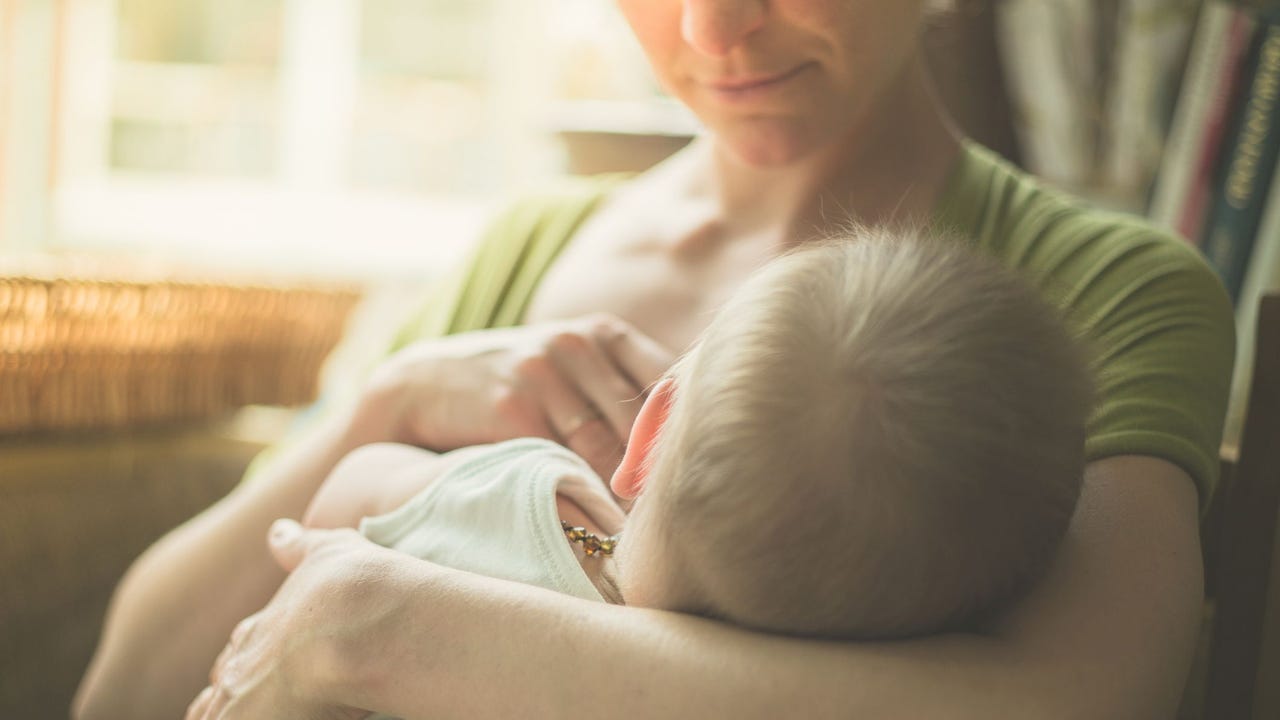 10 reasons breastfeeding is good for you