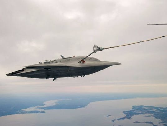 635653154737987748-635648815689900493-NAV-X-47B-refueling-drogue