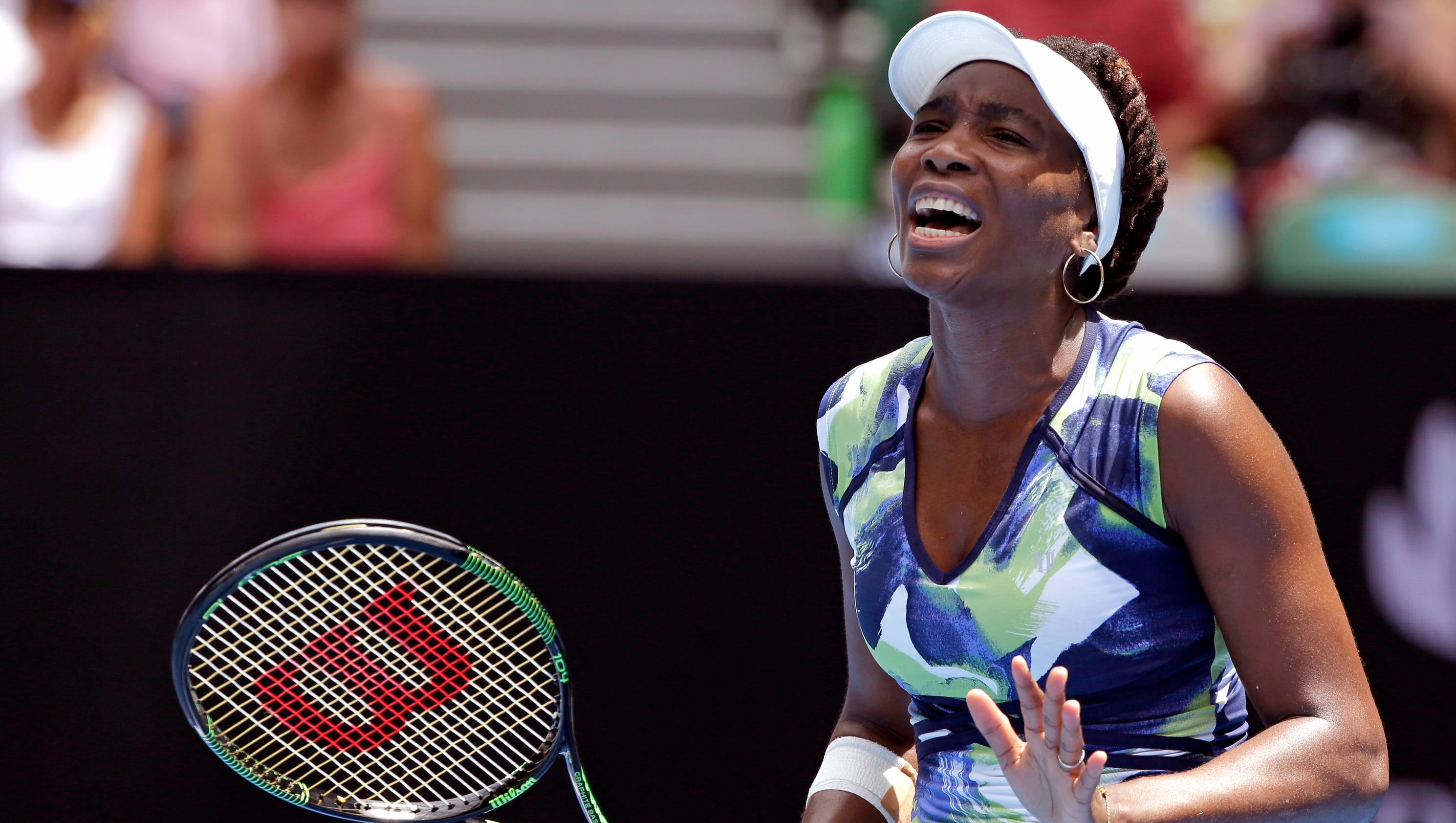 Venus Williams upset in first round at Australian Open