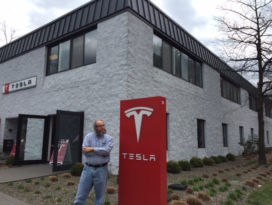 Long Lines For The New Tesla In Mount Kisco