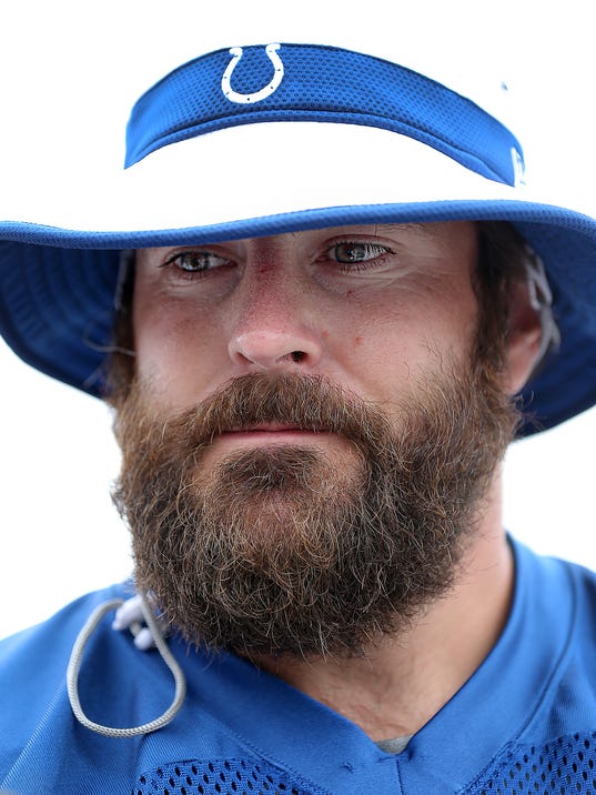 Colts cut Todd Herremans, sign special teams help