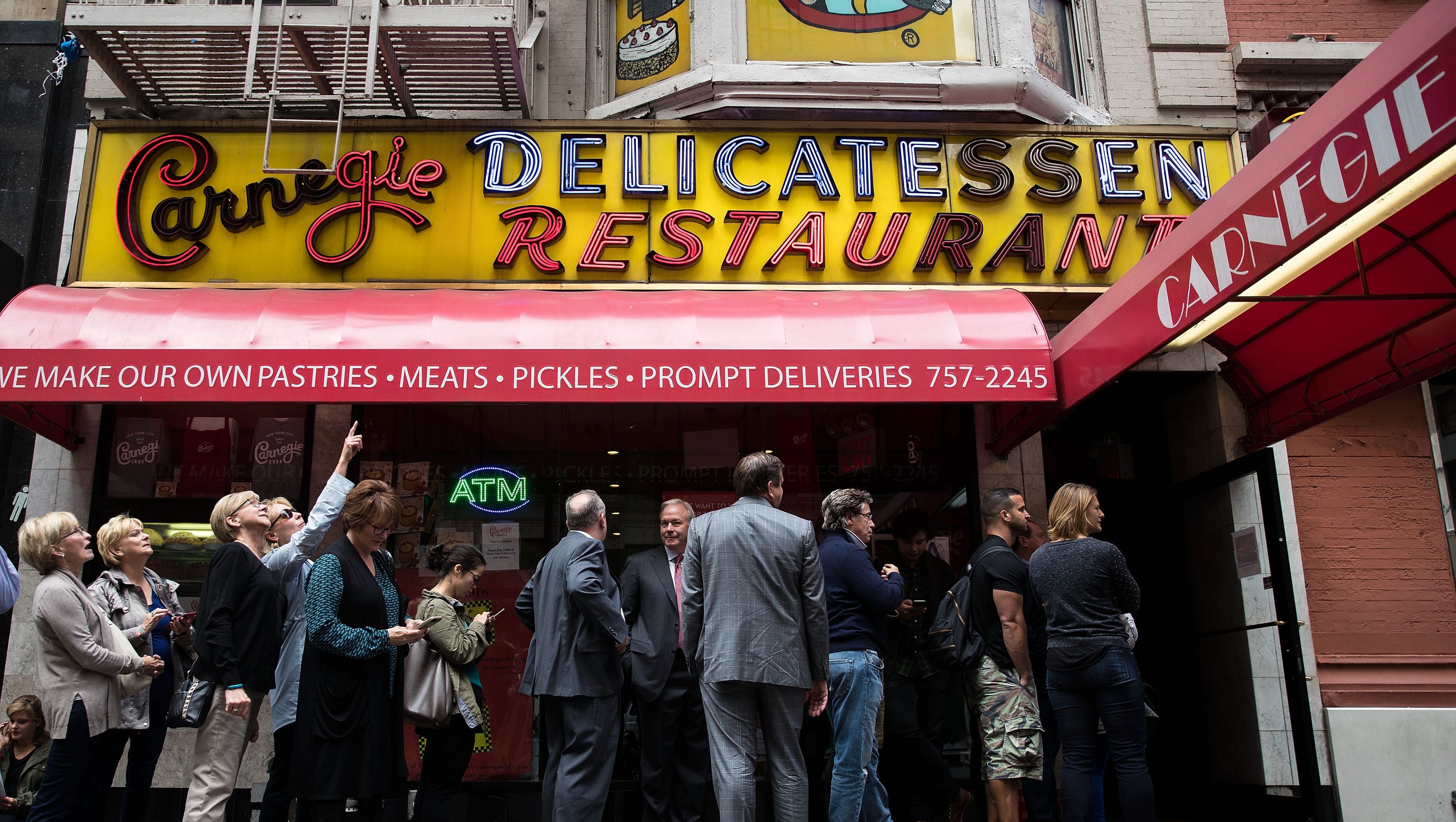 NYC's famed Carnegie Deli says goodbye after 79 years
