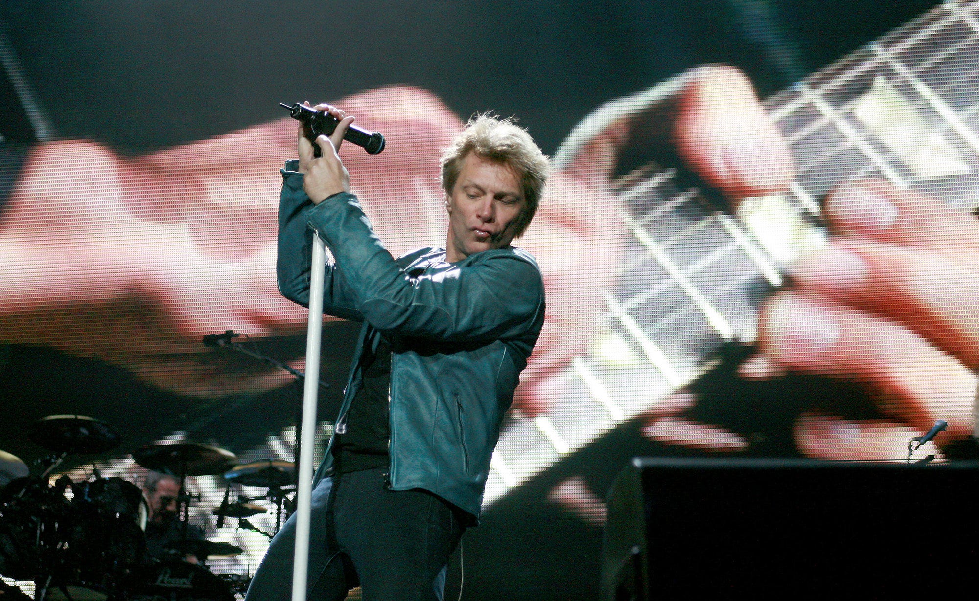 635596842281340110-BonJovi