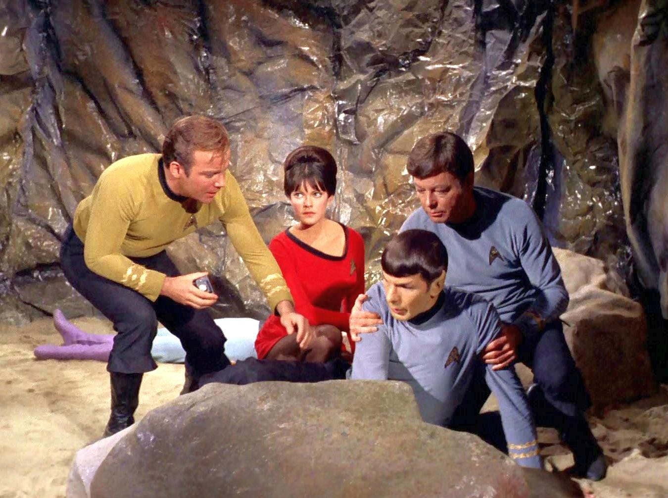2. Julie Cobb and Star Trek crew in the episode By Any Other Name - Desilu P
