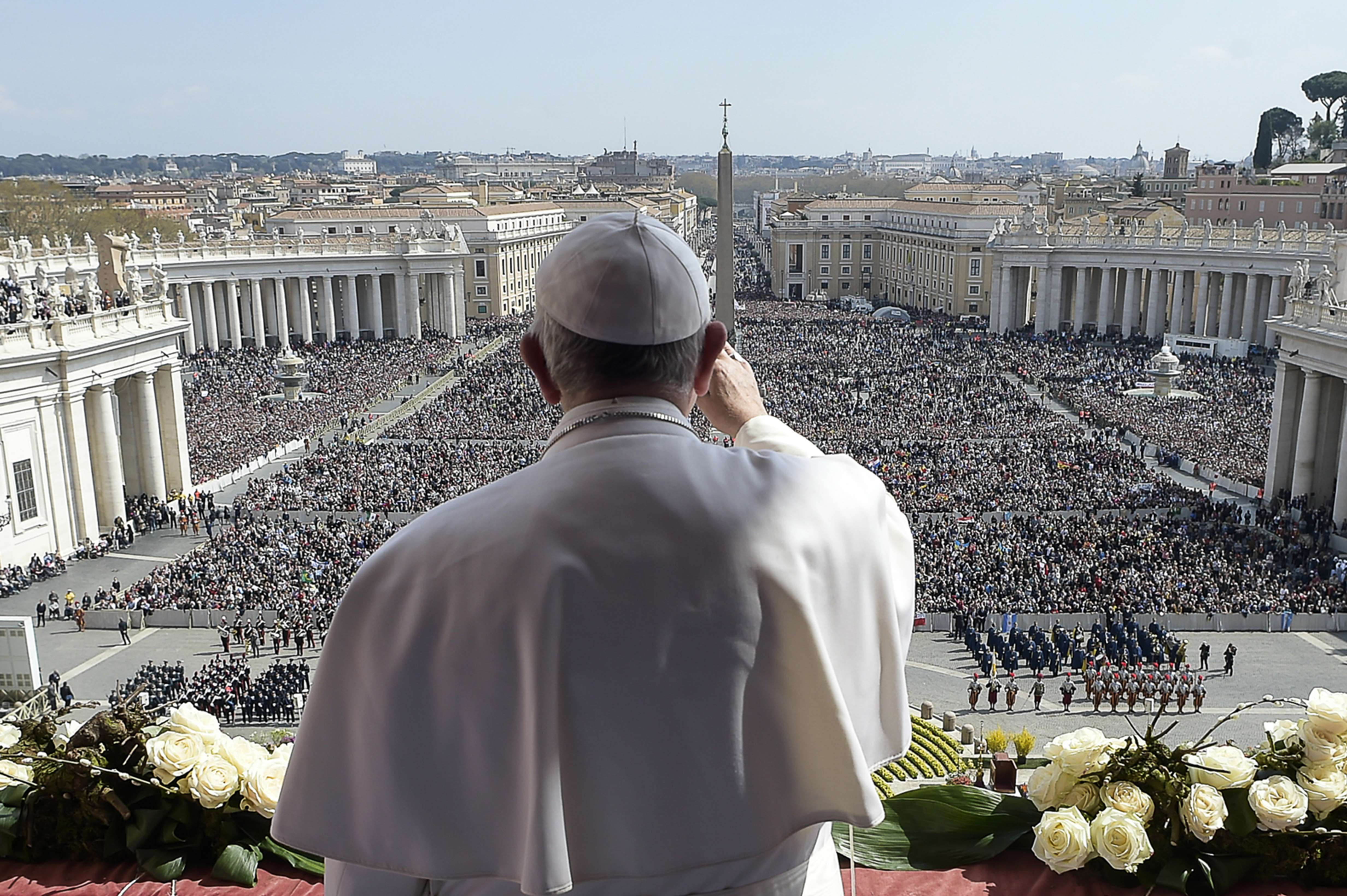 Pope denounces terrorism in Easter Mass amid tight Vatican security