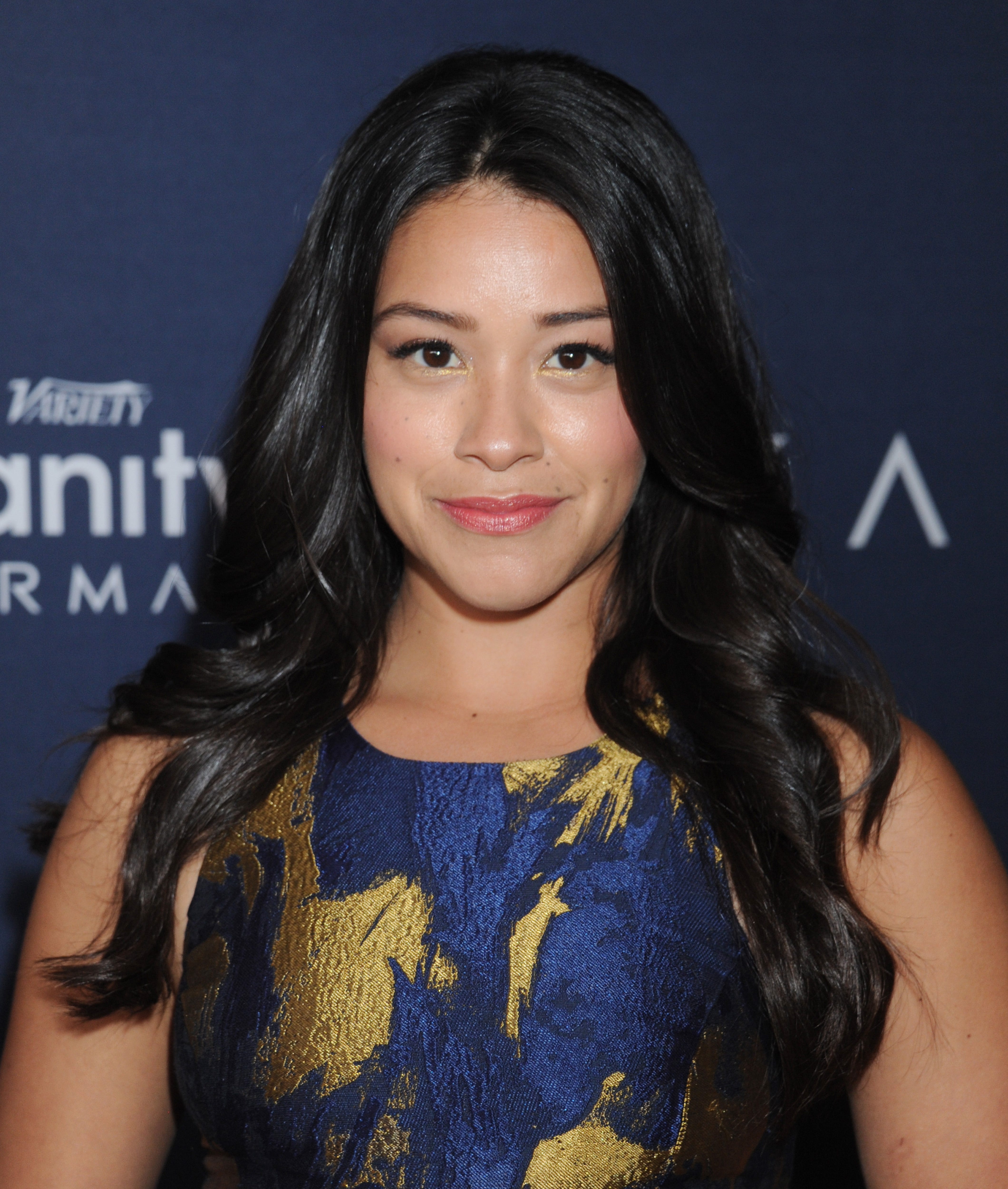Unseen Moments: Justin Baldoni And Gina Rodriguez'S Relationship - qvyc67o