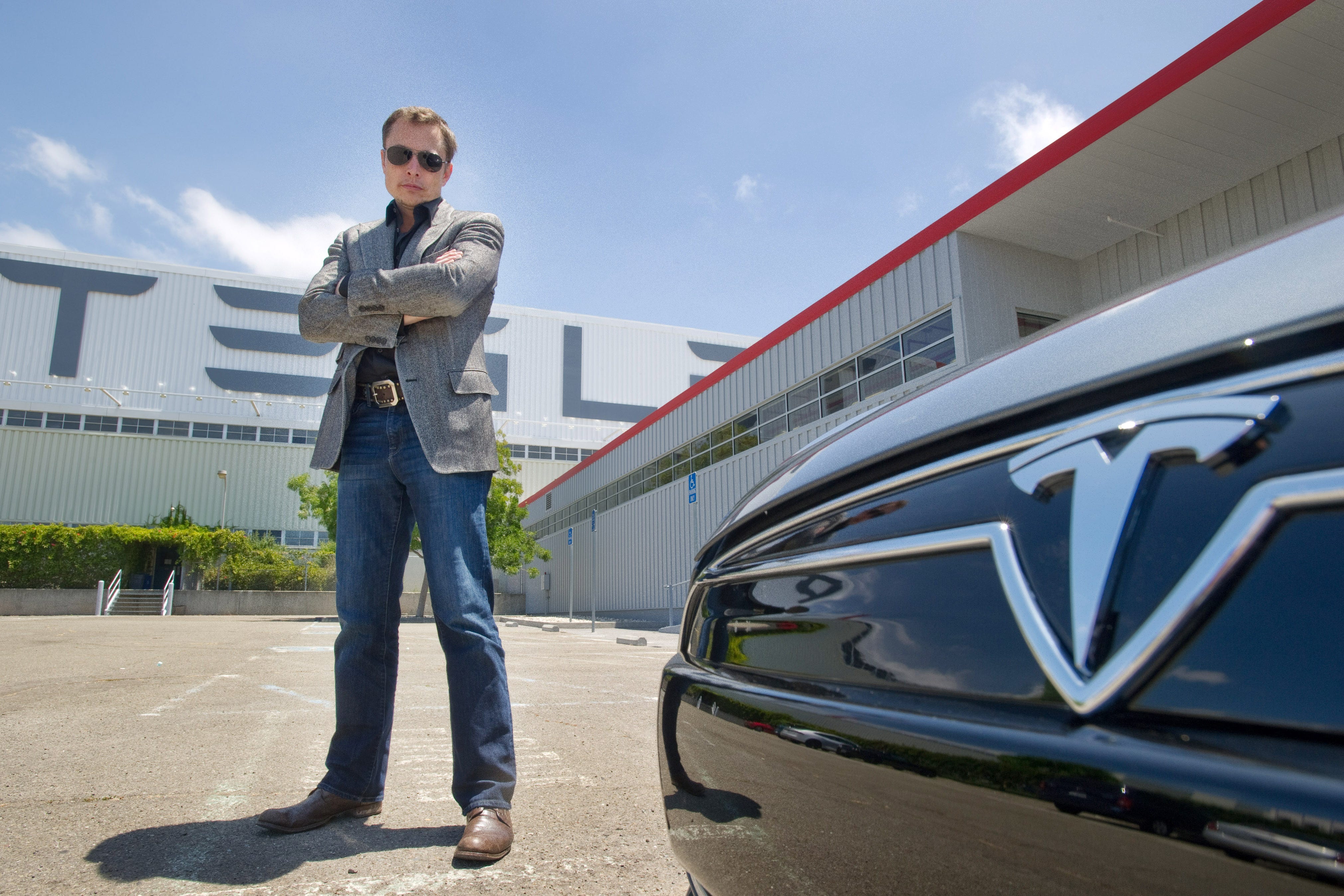 Elon Musk recounts the secret history of Tesla Motors | 13newsnow.com