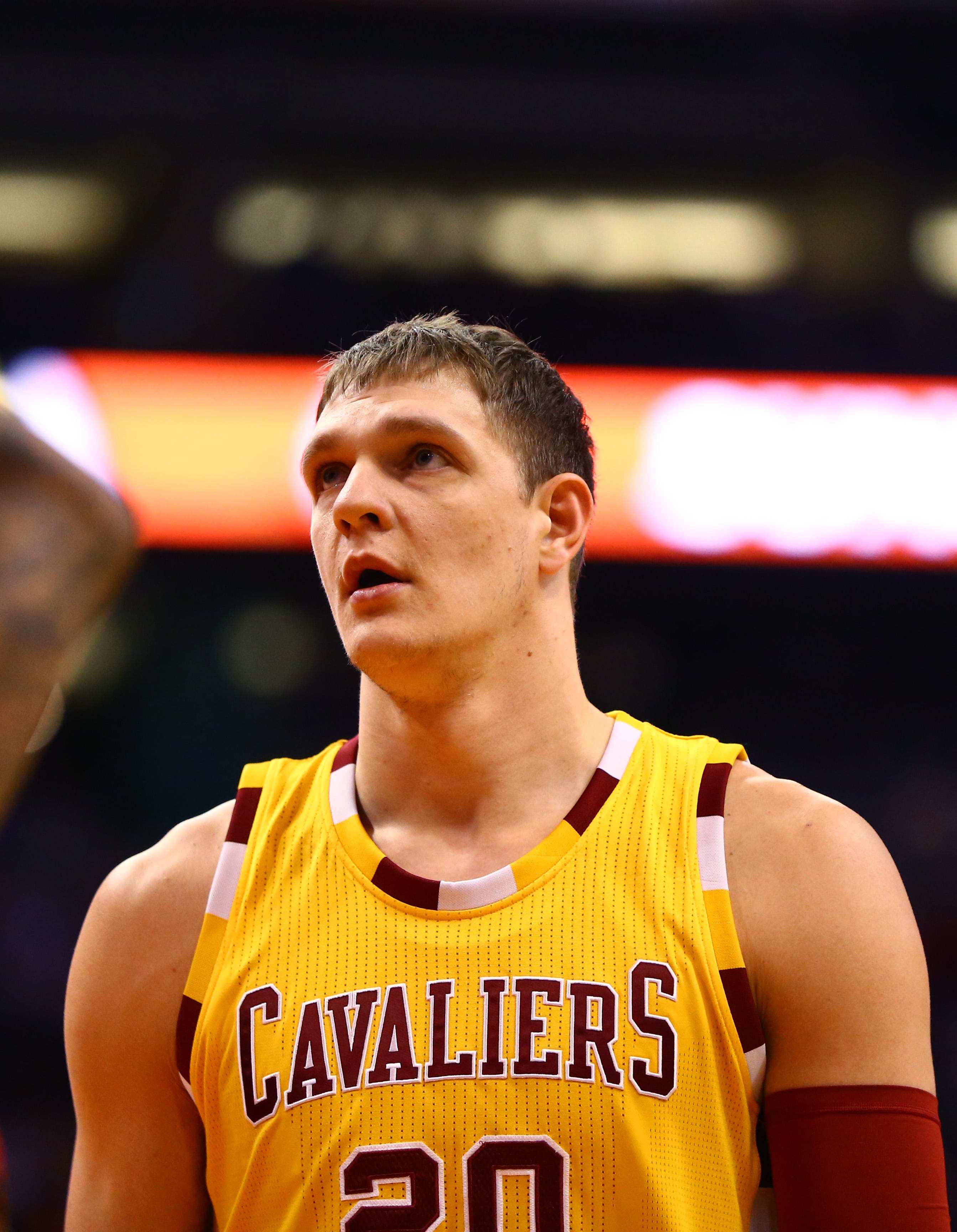 Cavaliers trade two first-round picks to Nuggets for Timofey Mozgov