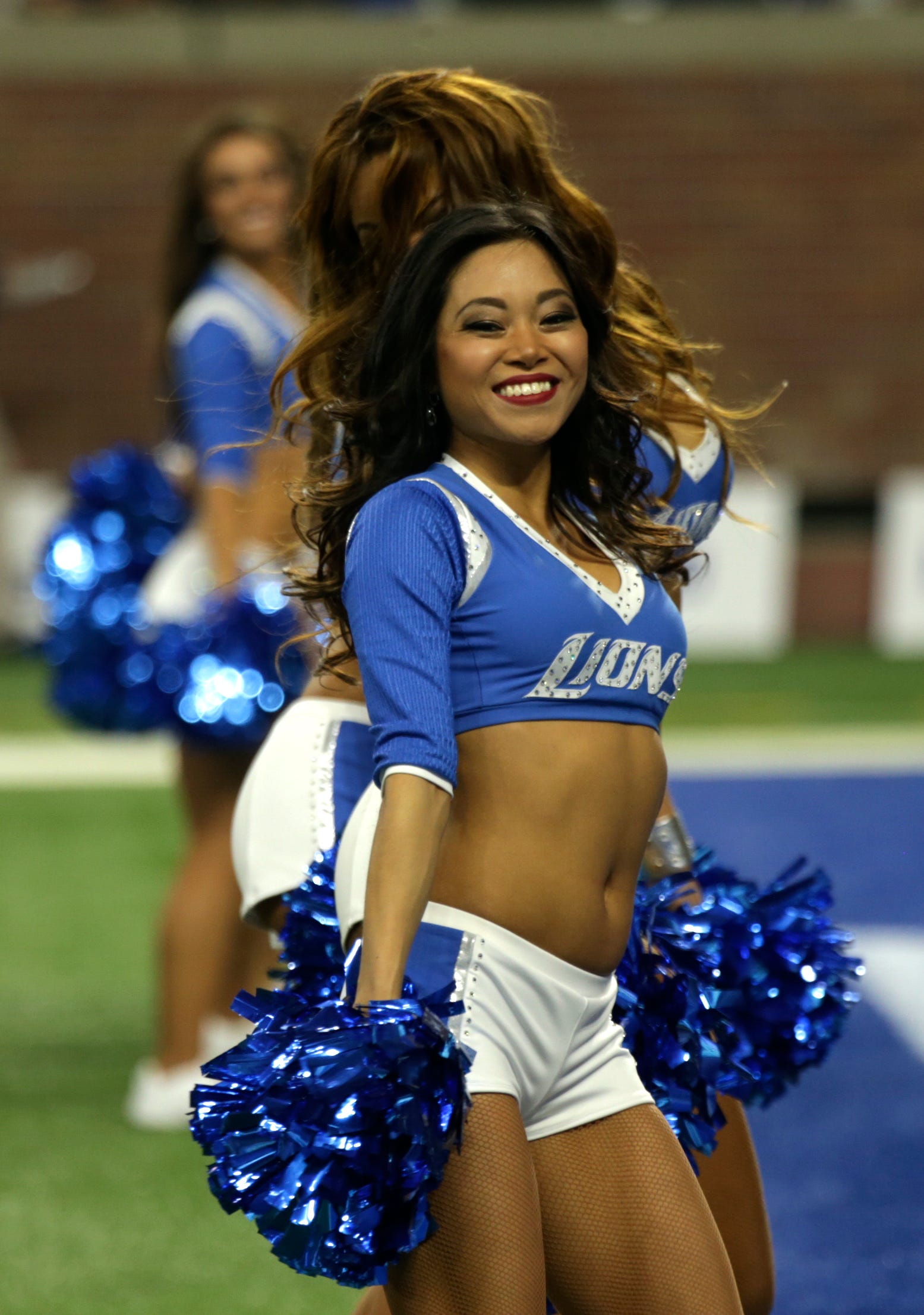Detroit Lions Cheerleaders Make Debut at Home Opener Ultimate