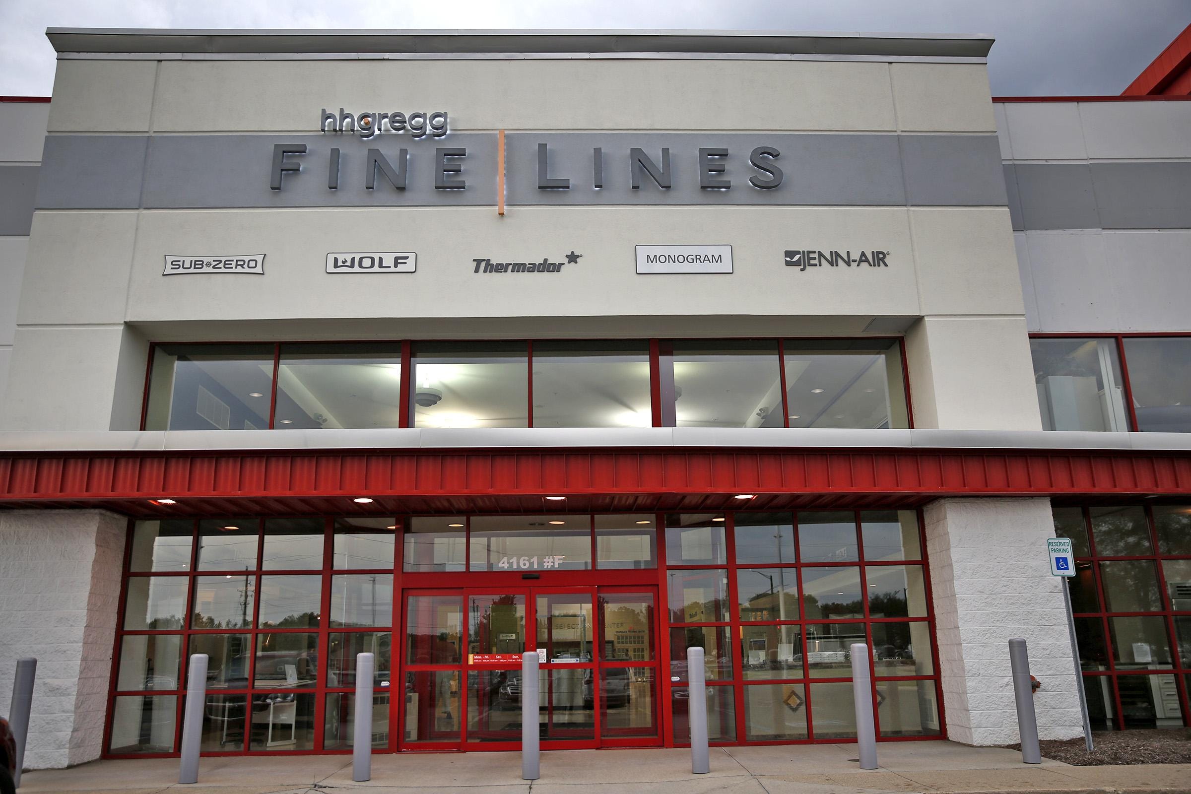 Briggs: HHGregg's reinvention might be too late