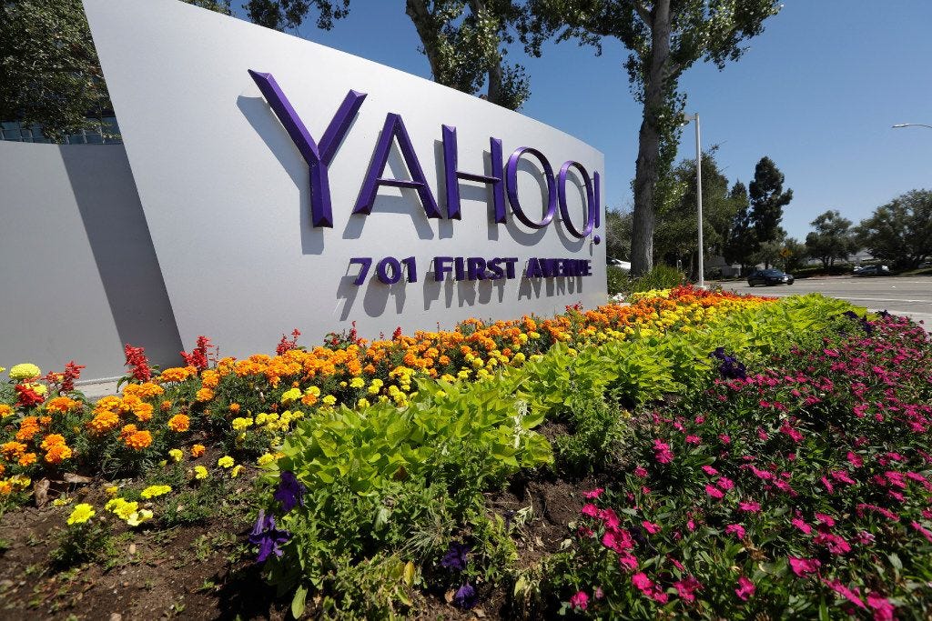 Yahoo notifies users of 'forged cookie' breach