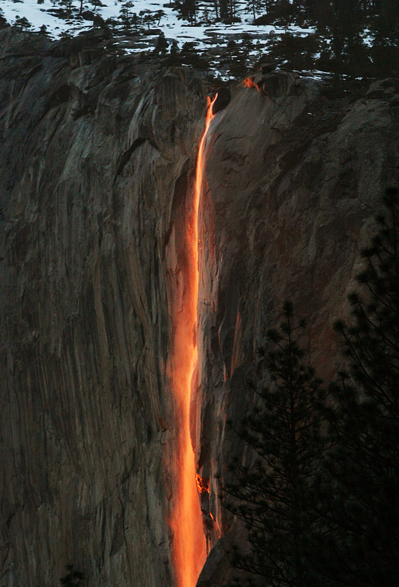 Firefall wows visitors at California’s Yosemite National Park
