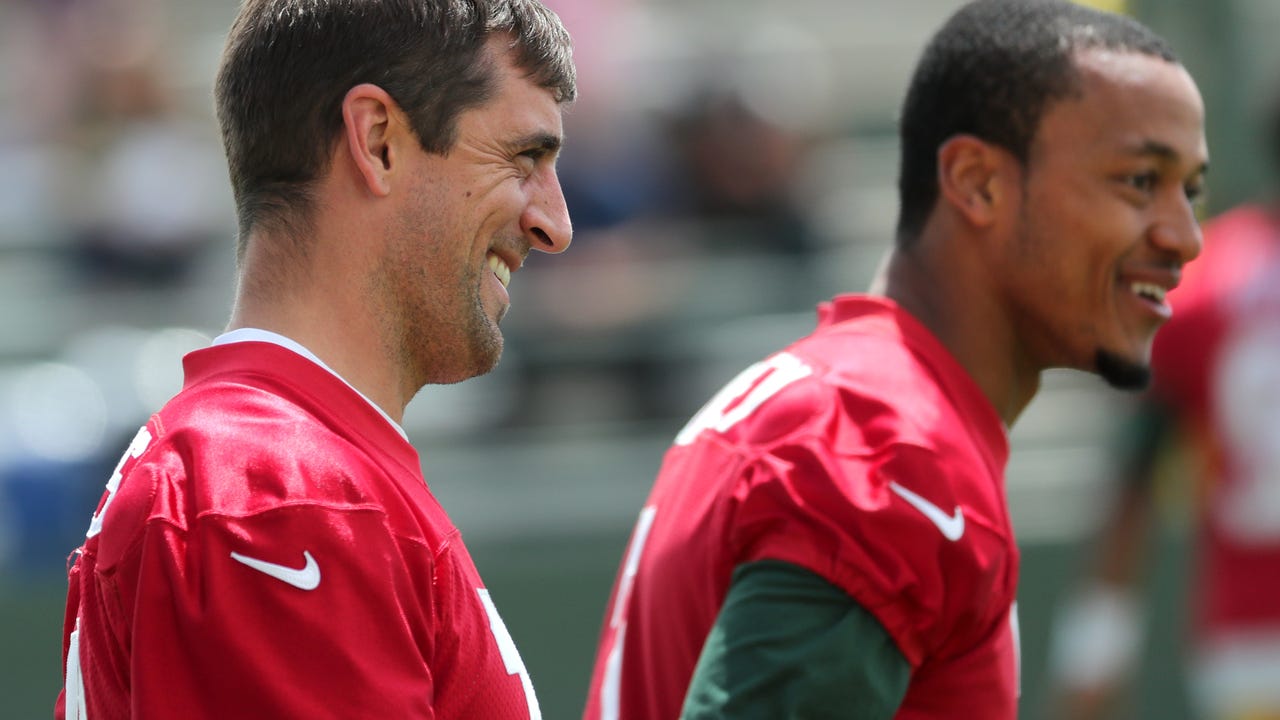 Packers Seeking Aaron Rodgers Backup Who Can Keep Them Competitive