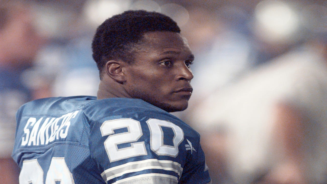 Mitch Albom: Barry Sanders retirement a bombshell we should have