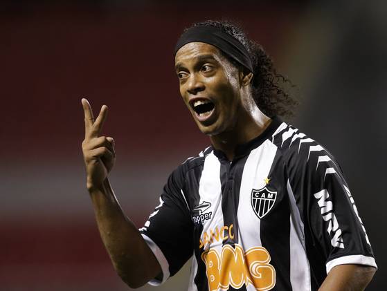  The Ronaldinho skills show (Atletico Mineiro 3   Fluminense 2)