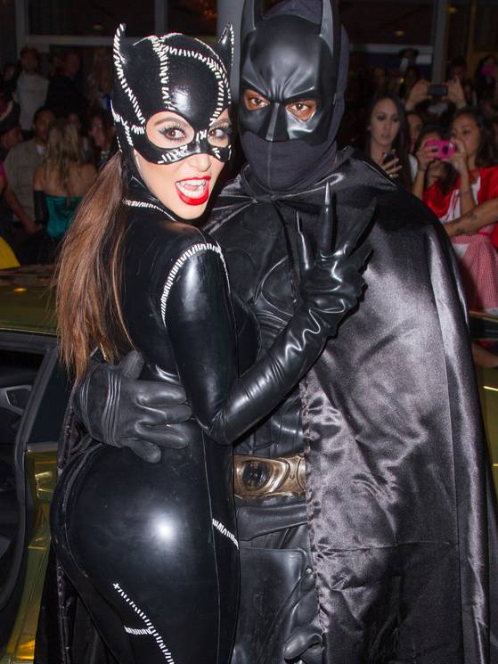 kim-kanye-costume-3_4_r560.jpg