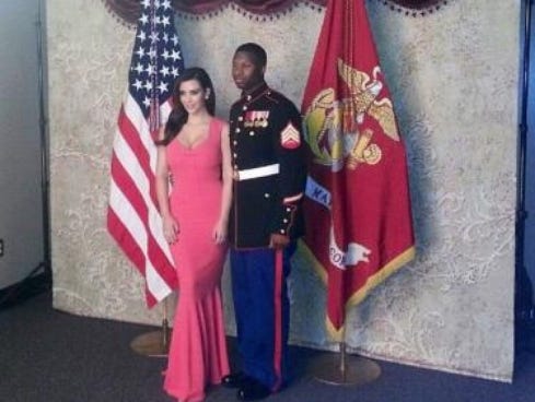  Kardashian Video on Kim Kardashian S Tweet Photo At Marine Corps Ball With Sgt  Martin