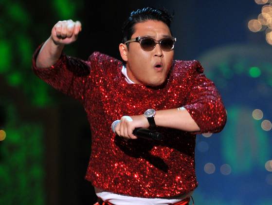 South Korean rapper Psy's hit song 'Gangnam Style' has become the first video to clock up more than one billion views on Youtube. 