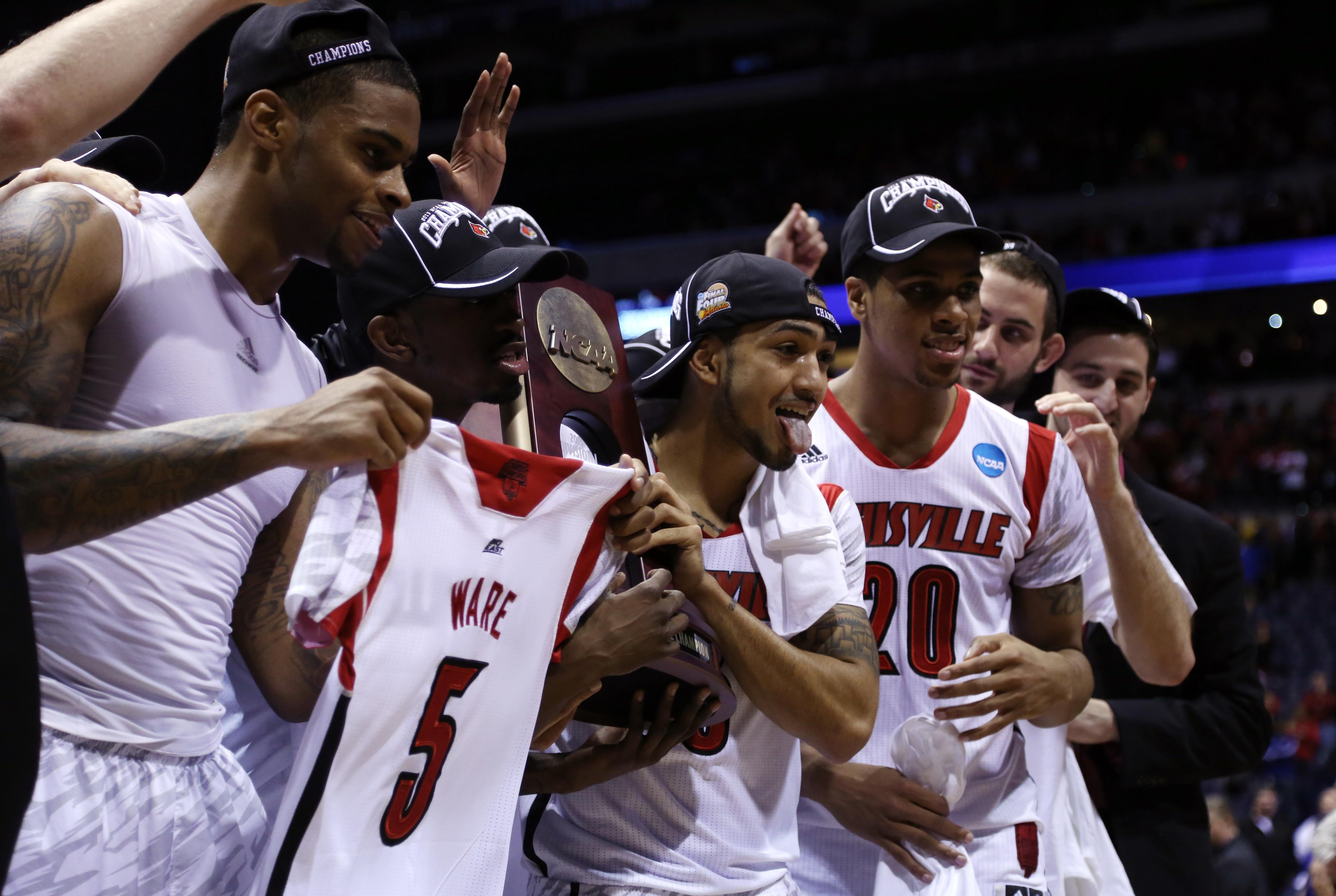 Louisville&#39;s Kevin Ware suffers gruesome leg injury, players emotional