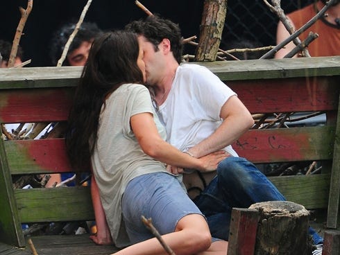 Katie Holmes and Luke Kirby lock lips on the set of 'Mania Days' on May 31 in NYC.