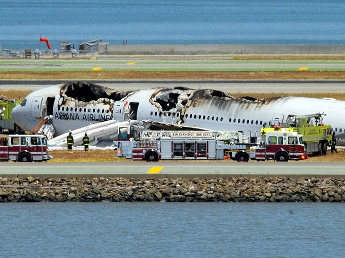 YOUTUBE PESAWAT BOEING 777 JATUH DI SAN FRANCISCO  JULI 2013 Korban Pesawat B-777 Di San Francisco Milik Maskapai Korea Selatan Bawa 292 Penumpang