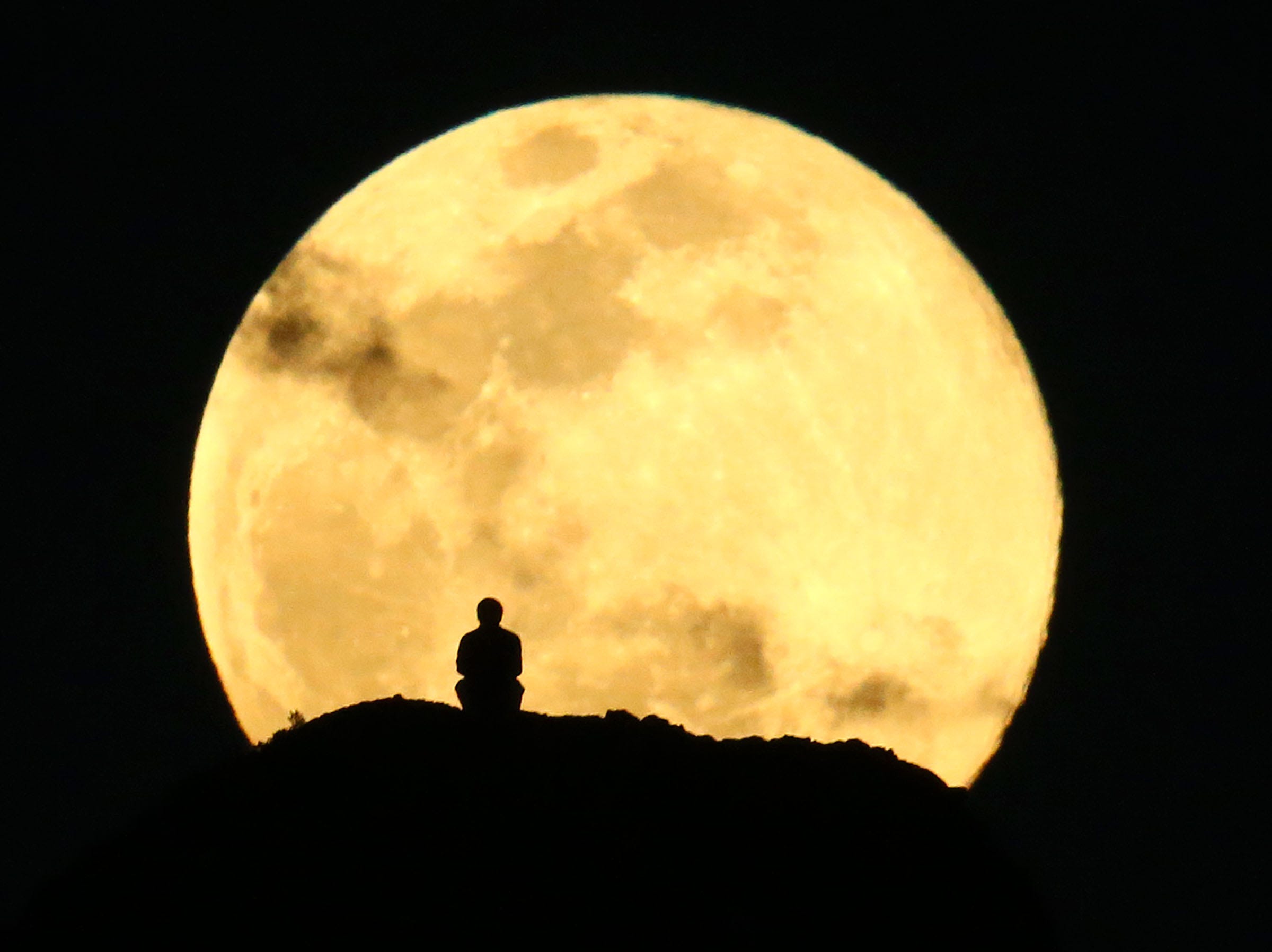 May's 'Flower Moon': Is this the last supermoon of 2020?