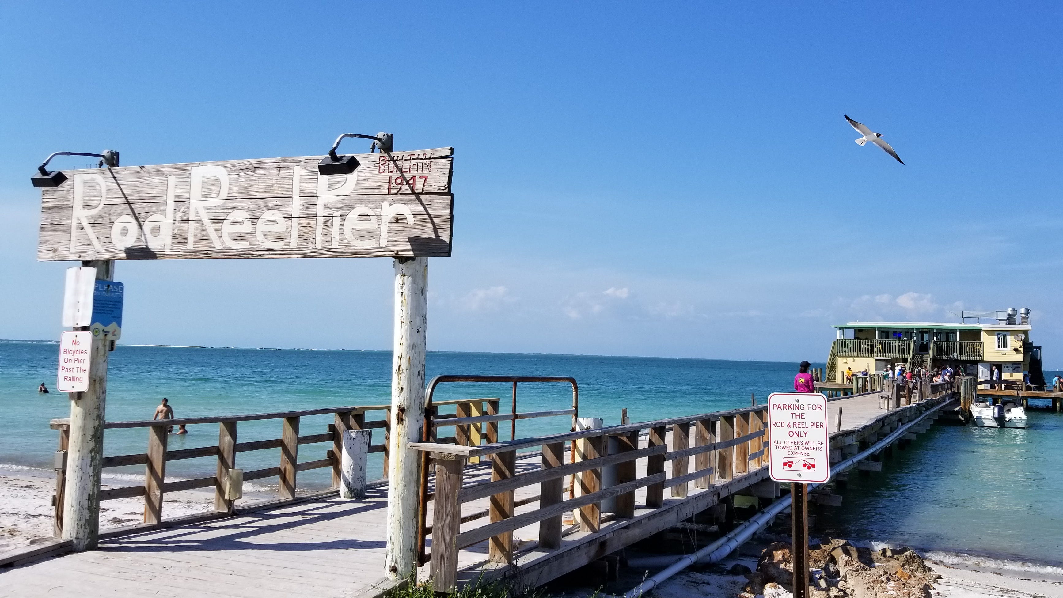 Rod&Reel Pier餐厅位于Anna Maria Island Bean Point。