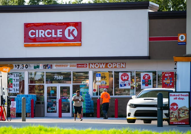Customers use the new Circle K located at the corner of SW 95th Street Road and SR 200 Thursday morning, June 10, 2021. [Doug Engle/Ocala Star Banner]2021