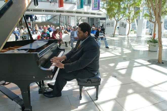 Herman Whitfield III performs at the Indianapolis Arts Garden on Feb. 13, 2009. Whitfield died while in police custody after being tased April 25, 2022.