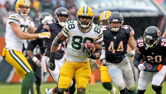 Green Bay Packers running back Ty Montgomery (88) breaks free on a long touchdown run against the Chicago Bears Sunday, November 12, 2017 at Soldier Field in Chicago, Il.