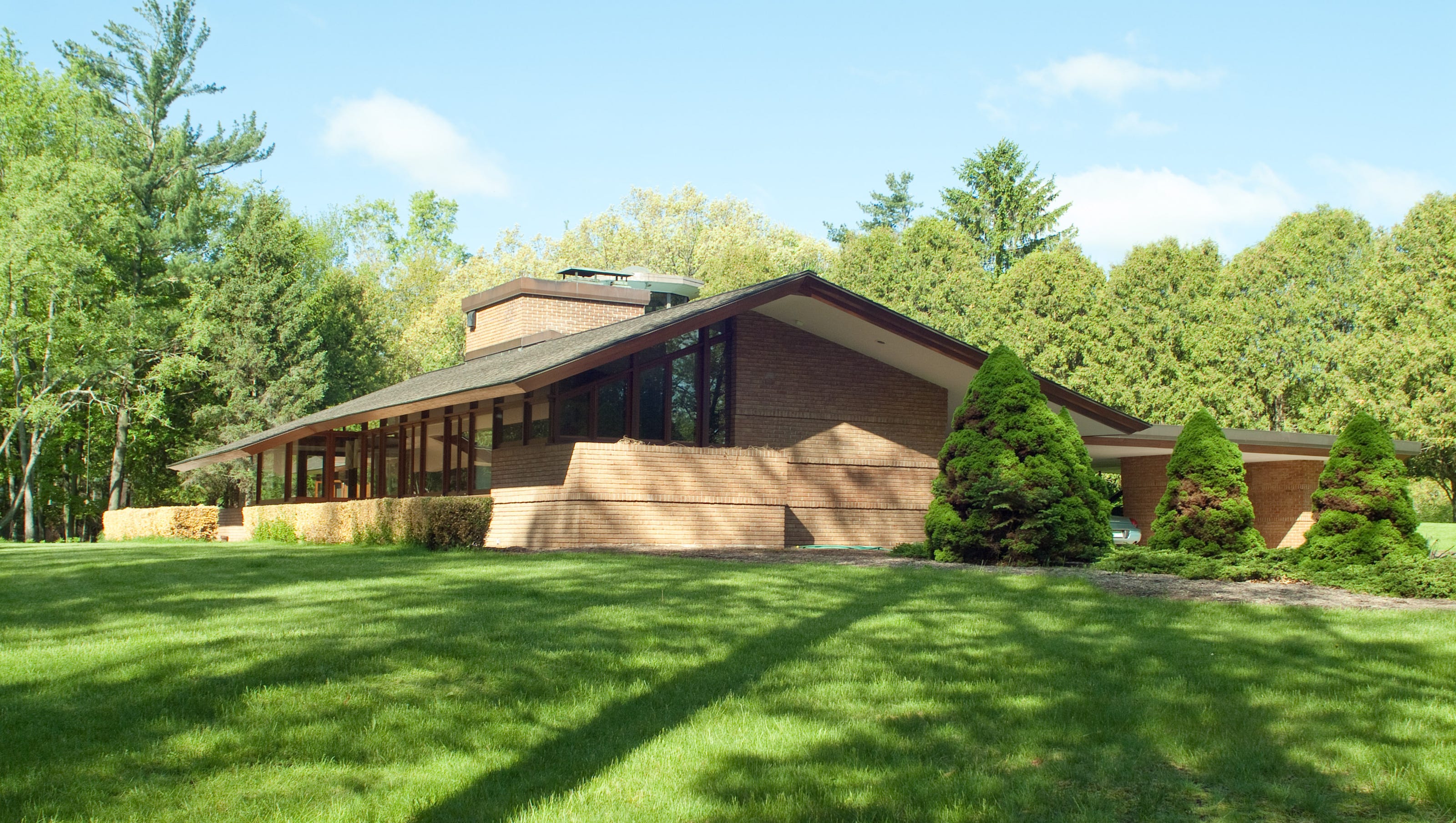 Architect Frank Lloyd Wright's four Okemos designed homes on tour