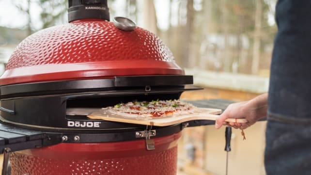 vloeiend Dij rouw Grills on sale: Save on Char-Broil, Dyna-Glo, Kamado Joe and more