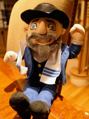 Move Over Elf The Mensch On A Bench Is Here