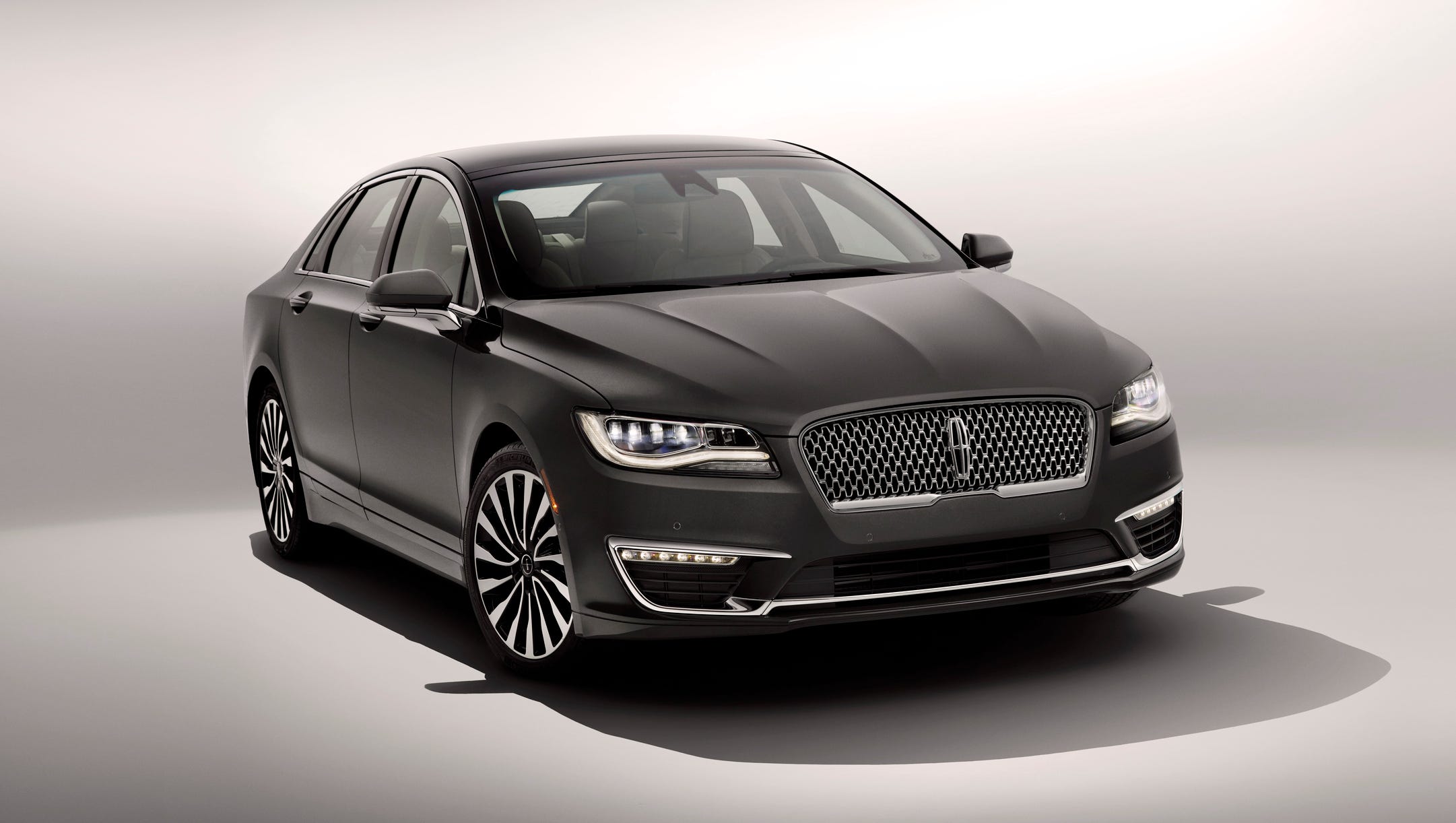 Lincoln MKZ sedan puts on a new face