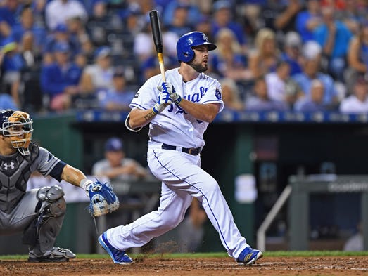 3B Mike Moustakas
